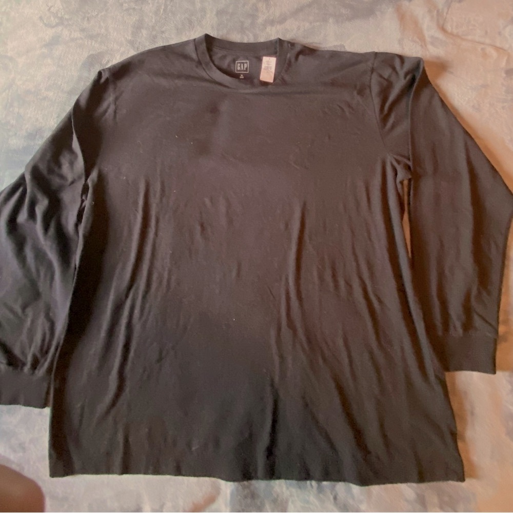 GAP extra large men's black shirt.